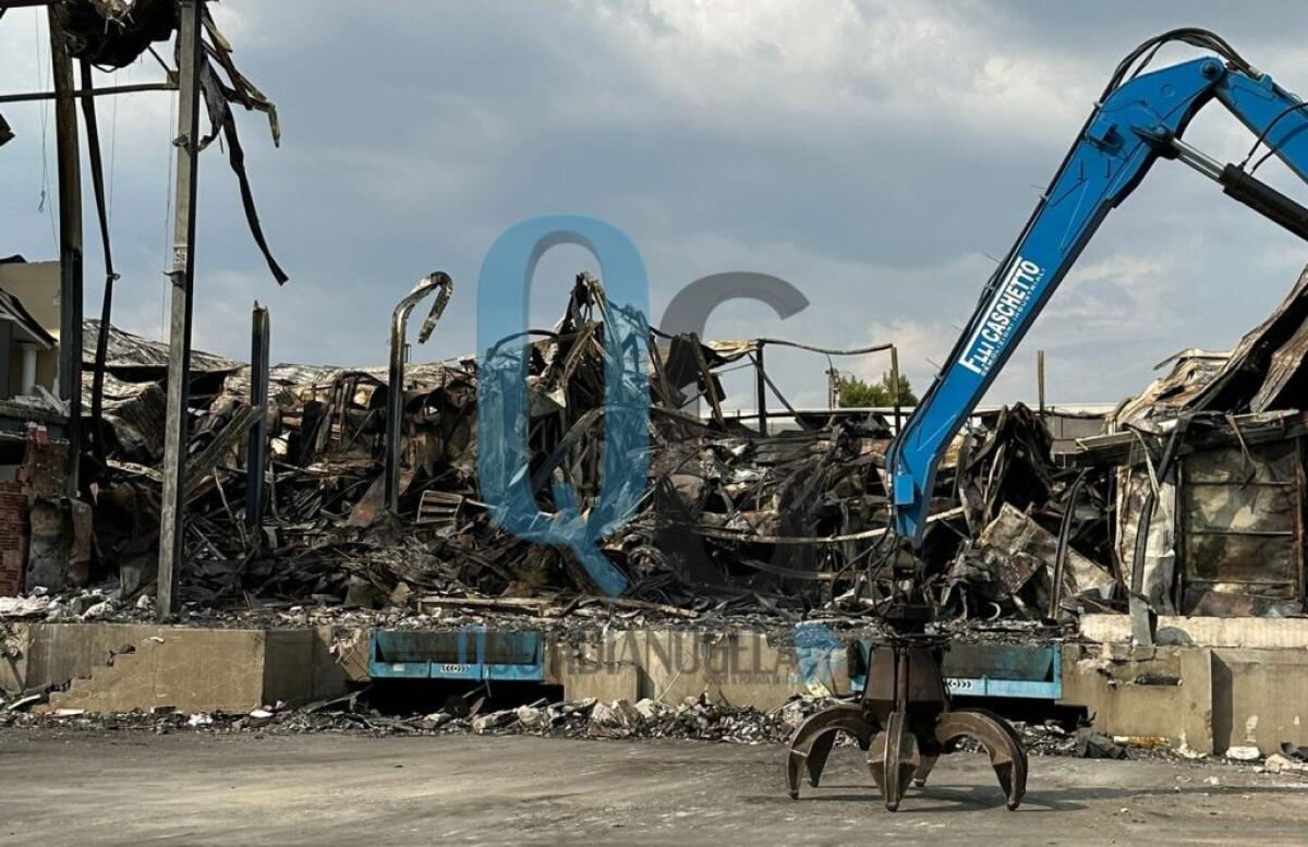 Capannone "Pescagel", smantellamento completato: ora si passerà alle celle frigorifere - 