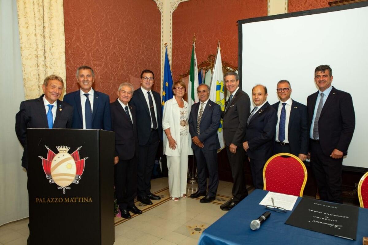 Passaggio della campana al Rotary, Scichilone nuovo presidente: presentato direttivo - 