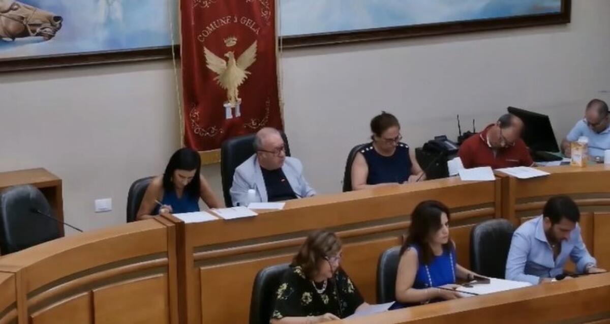Variazioni per i finanziamenti, l'aula approva: centrodestra sceglie la responsabilità istituzionale -