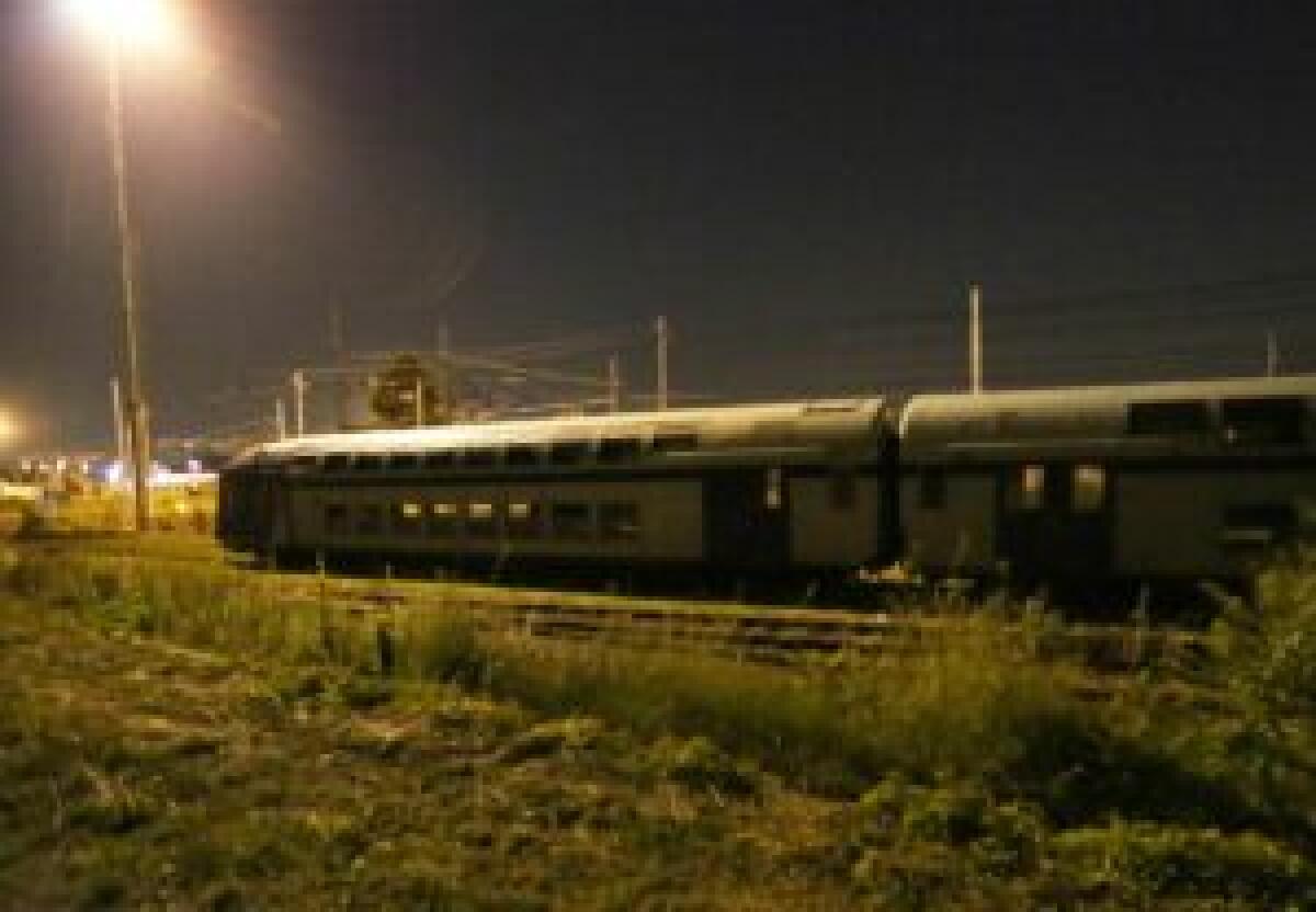 Treno travolge operai nel torinese, 5 morti - 