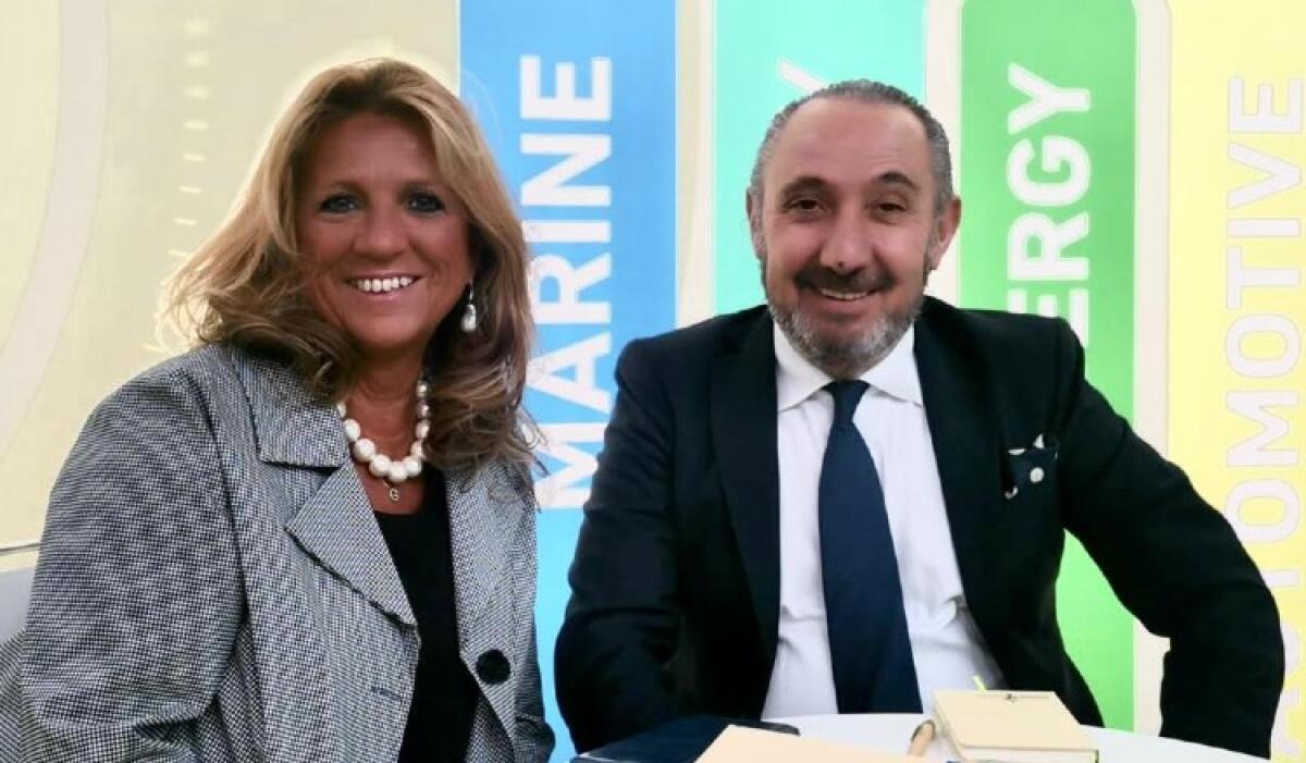 Nuovo servizio rifiuti, bacino sarà proposto da Impianti e Srr: "Possibilità per operai" - Il manager di Impianti Giovanna Picone e il presidente Srr4 Vincenzo Marino