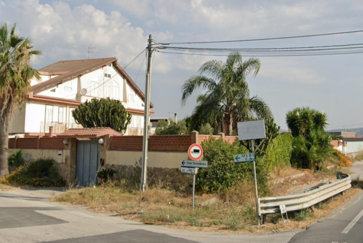 "L'immobile è confiscato e spetta allo Stato", oggi sgombero in un'abitazione sulla 117 bis - L'immobile sottoposto ad intervento per lo sgombero