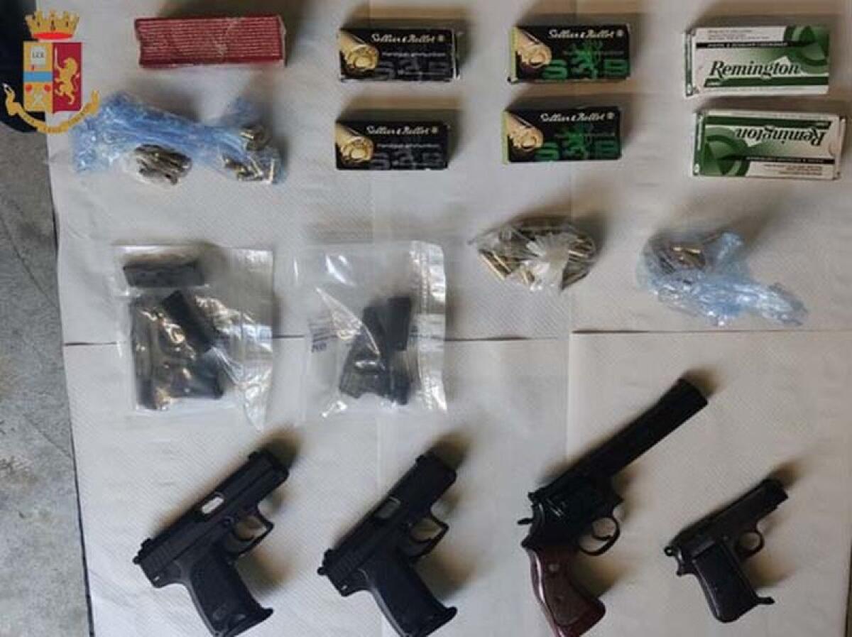 Polizia sequestra un arsenale in un centro sportivo nel lodigiano - 