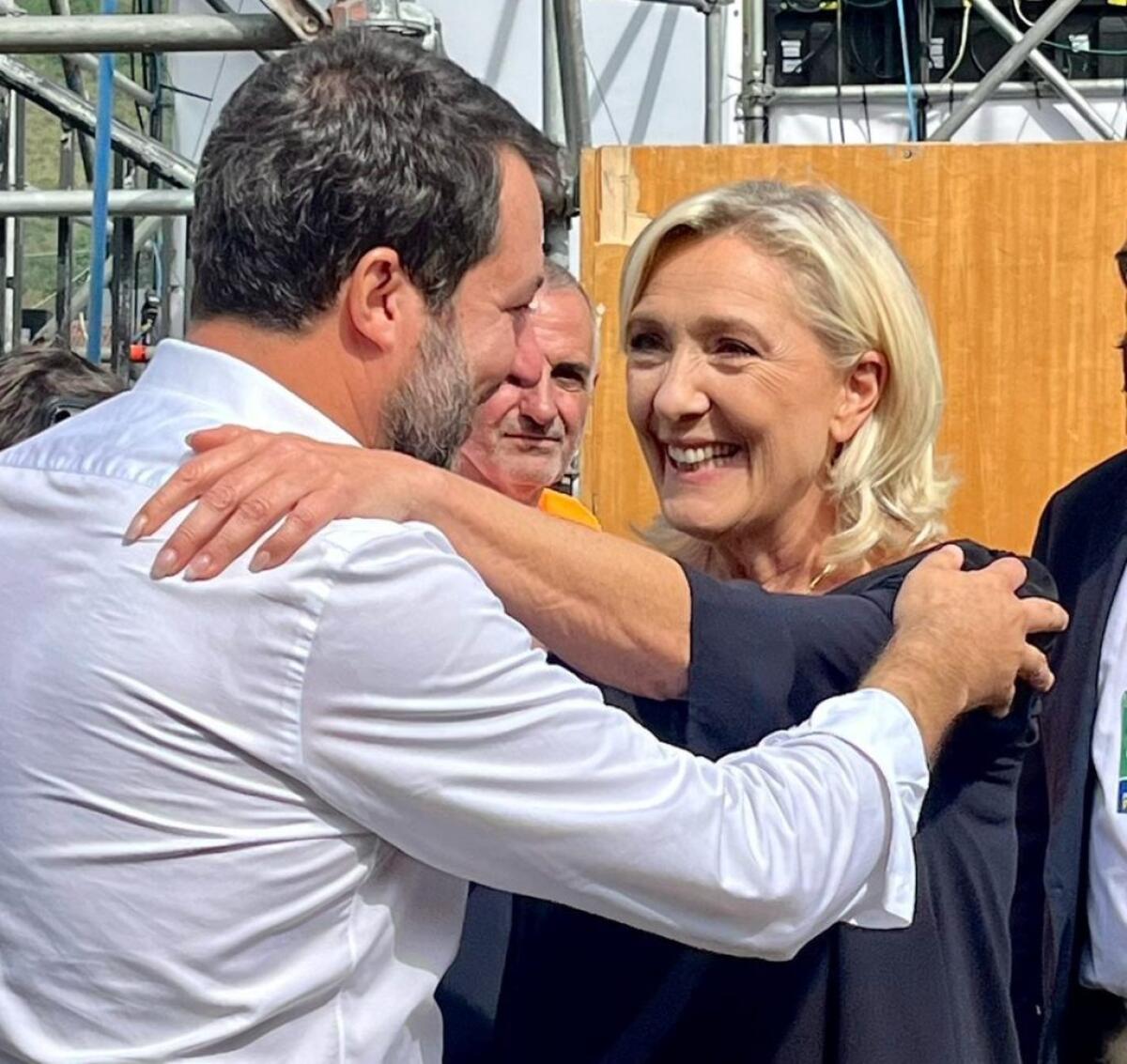 Salvini “Le Pen a Pontida non è un problema per il Governo” - 