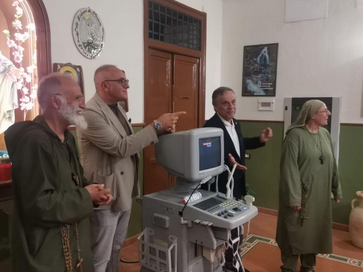 Un ecografo donato alla missione femminile di Biagio Conte a Palermo - 