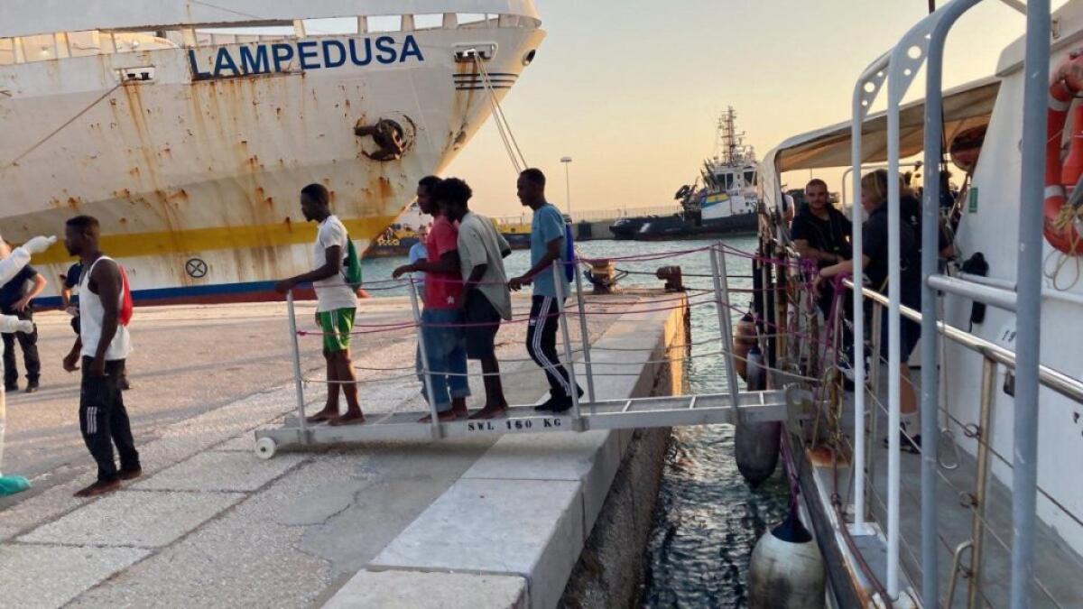 1.500 migranti nell’hotspot di Lampedusa, oggi la visita di Meloni e Von der Leyen - 