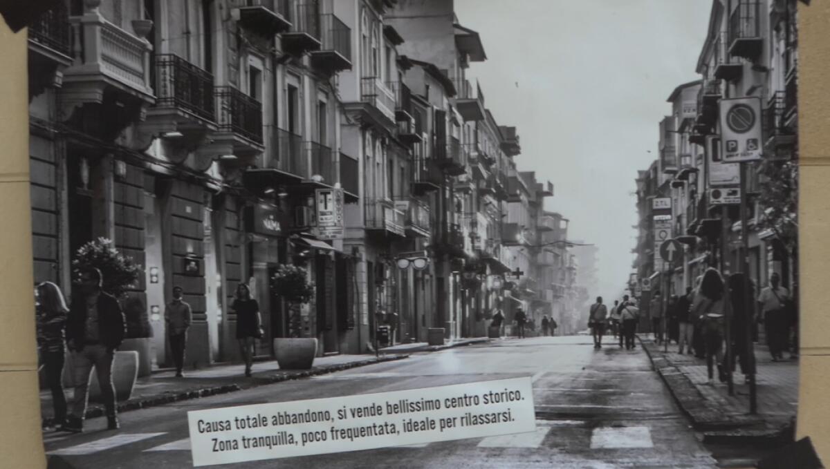 Vittime o complici? La svendita della città nelle foto di Fabio Cafà - 