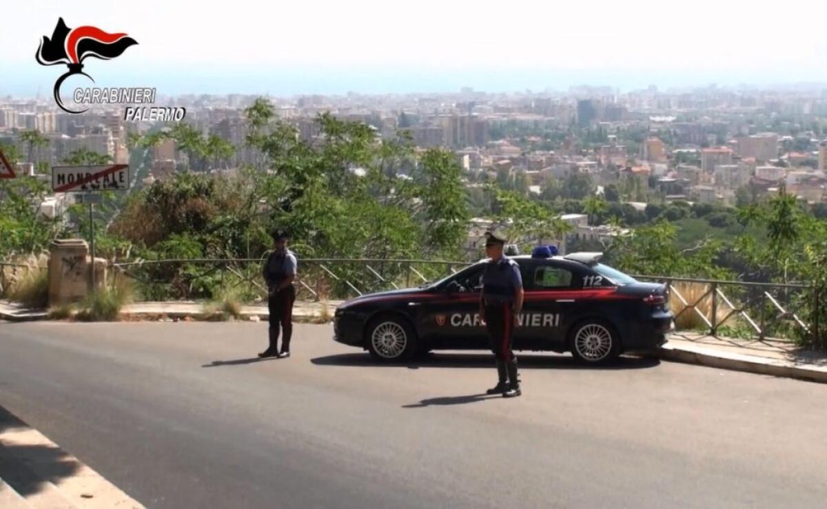 Violenza di gruppo su due sorelle nel Palermitano, arrestati 4 familiari - 