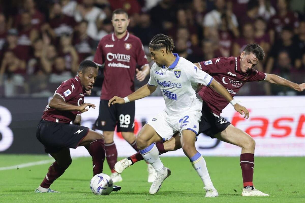 Cabral replica a Romagnoli, 1-1 fra Salernitana e Frosinone - 