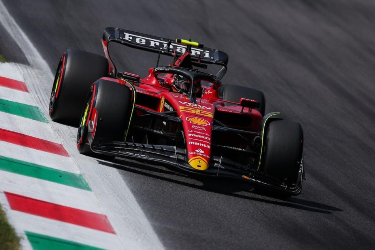 Le Ferrari volano a Monza: Sainz in pole, Leclerc terzo - 
