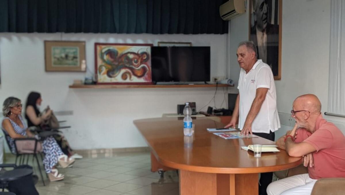 "Un progetto trasversale, città al centro", Antonuzzo: "Tavoli per affrontare i punti fondamentali" - Antonuzzo durante un incontro pubblico