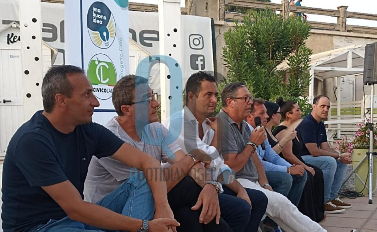 Civici: "Progetto lungomare grazie a Di Stefano, ora Macchitella lab ed ex dogana" - Il gruppo dirigente di "Una Buona Idea"
