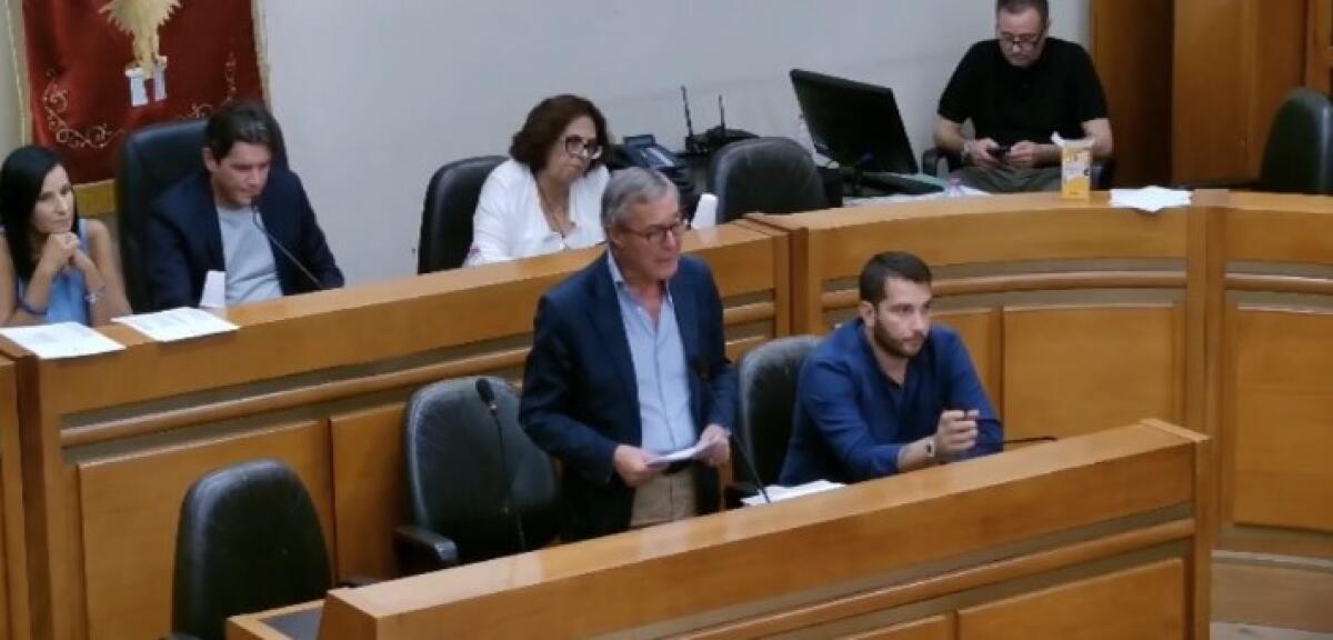 Macchitella lab, monotematico nel caos: accuse e scontro totale tra centrodestra e pro-Greco - Greco intervenuto in aula