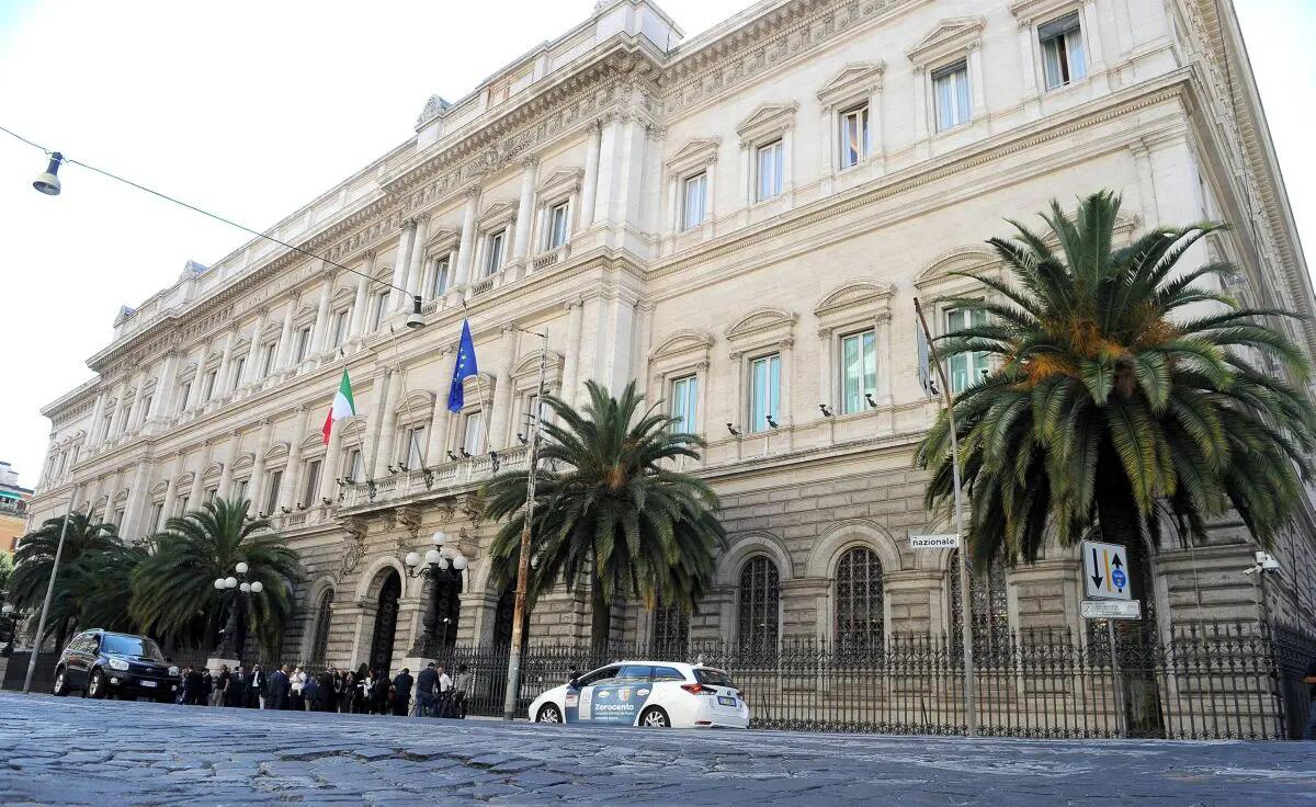 A luglio il debito pubblico sale a 2.858 mld - 