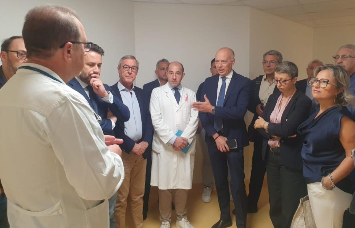Crisi ospedale, ispezione M5s: "Servono fatti concreti, faremo verifiche periodiche" - 