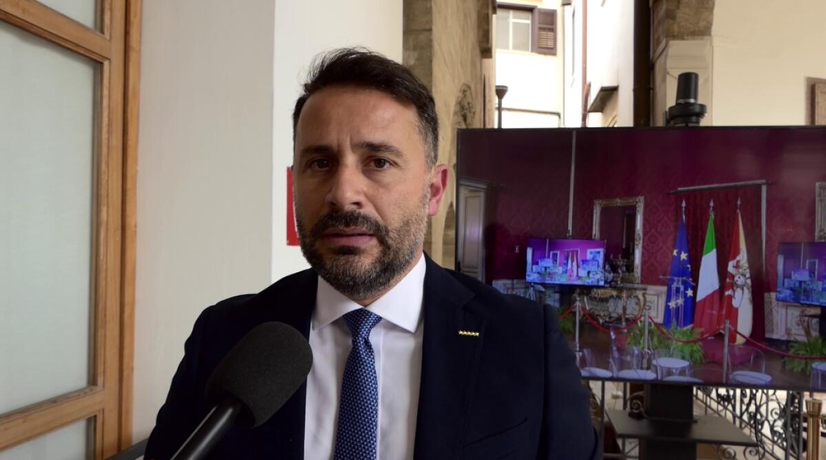 "Vittorio Emanuele cancellato dal governo regionale", Di Paola: "Piano solo con i capoluoghi di provincia" - Il vicepresidente Ars Nuccio Di Paola