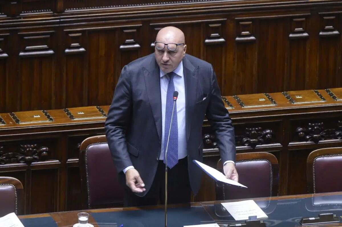 Crosetto “si bloccano migranti da una parte, si agevolano dall’altra” - 