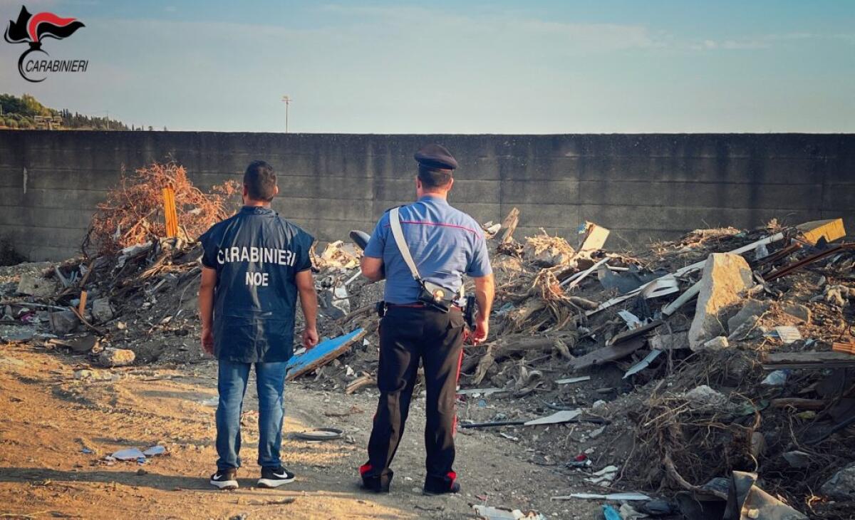 Vasta area trasformata in discarica di rifiuti speciali, arriva sequestro: "Scarichi continui" -