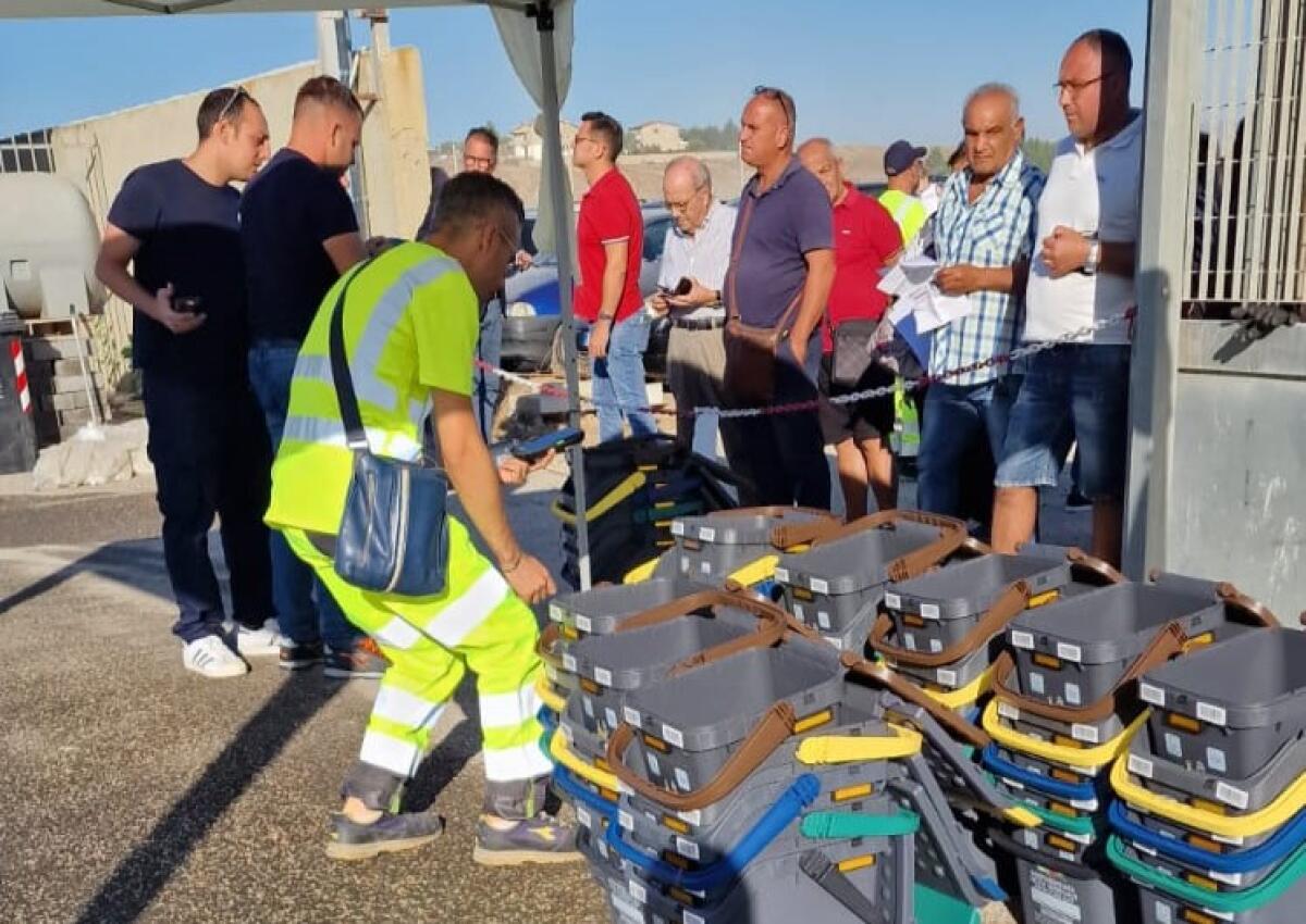 Impianti Srr, parte la distribuzione dei mastelli: tutti i turni per il ritiro -