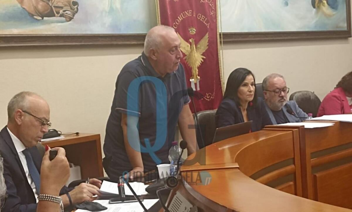 Finanziamenti, ok atto su controlli: "Centrodestra fuggito, dove sono i loro parlamentari?" - Il dirigente Collura e il senatore Pietro Lorefice