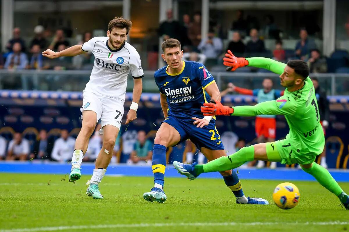 Verona-Napoli 1-3 con doppietta di Kvaratskhelia - 