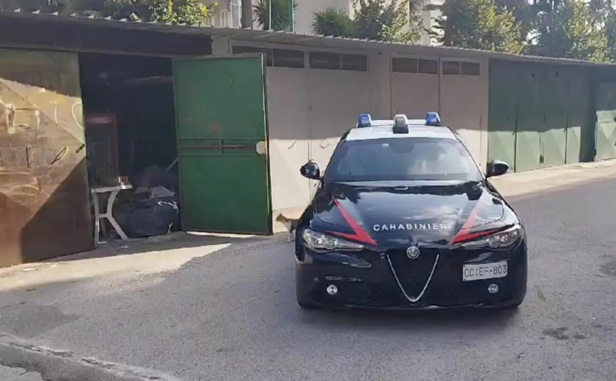 Fabbrica di esplosivi tra le abitazioni di Scampia, 100 chili in un box - 