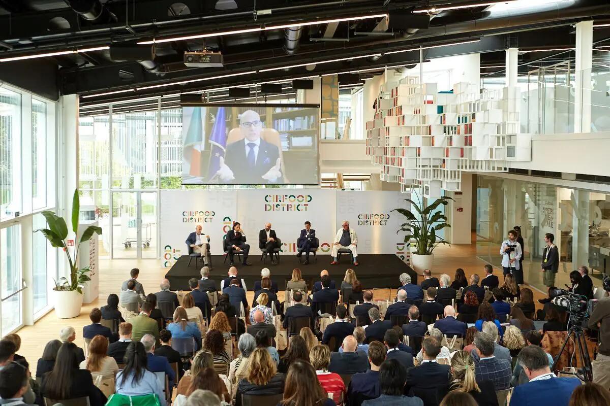 Ristorazione collettiva settore strategico, giro d’affari da 4,5 mld - 