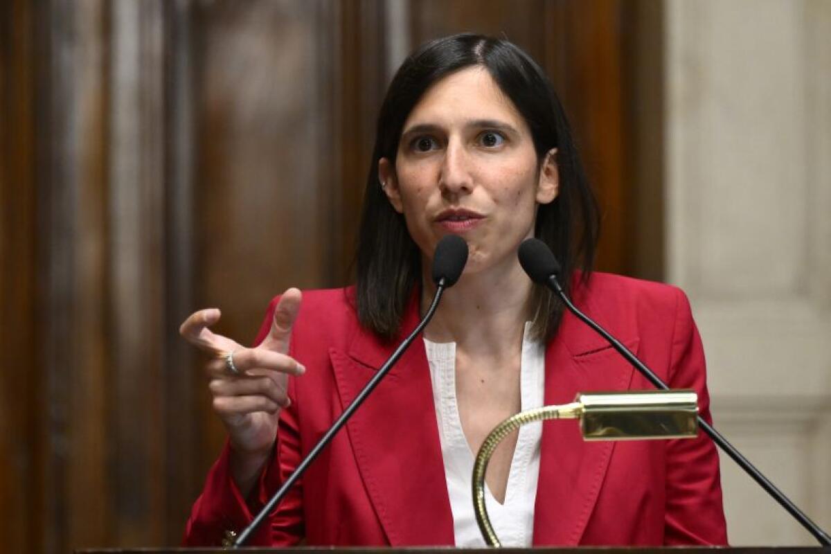 Manovra, Schlein “Offerto asilo politico per gli emendamenti” -