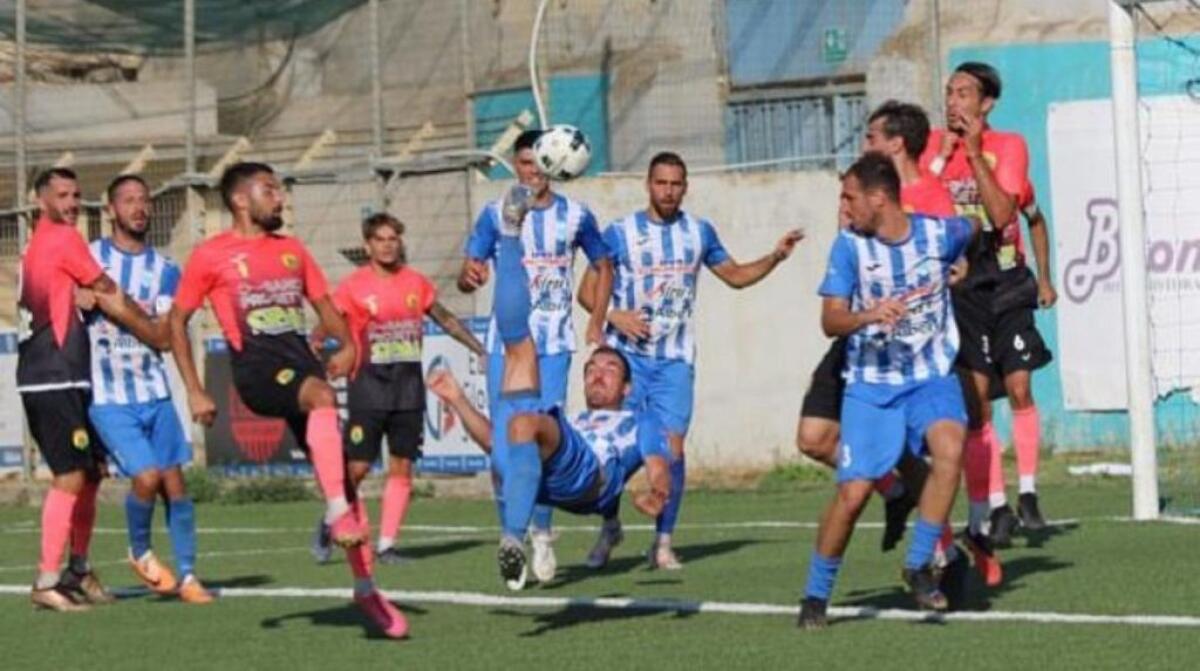 Gela all'ultimo respiro, lotta e blocca la capolista Enna: al "Presti" è 1-1 -