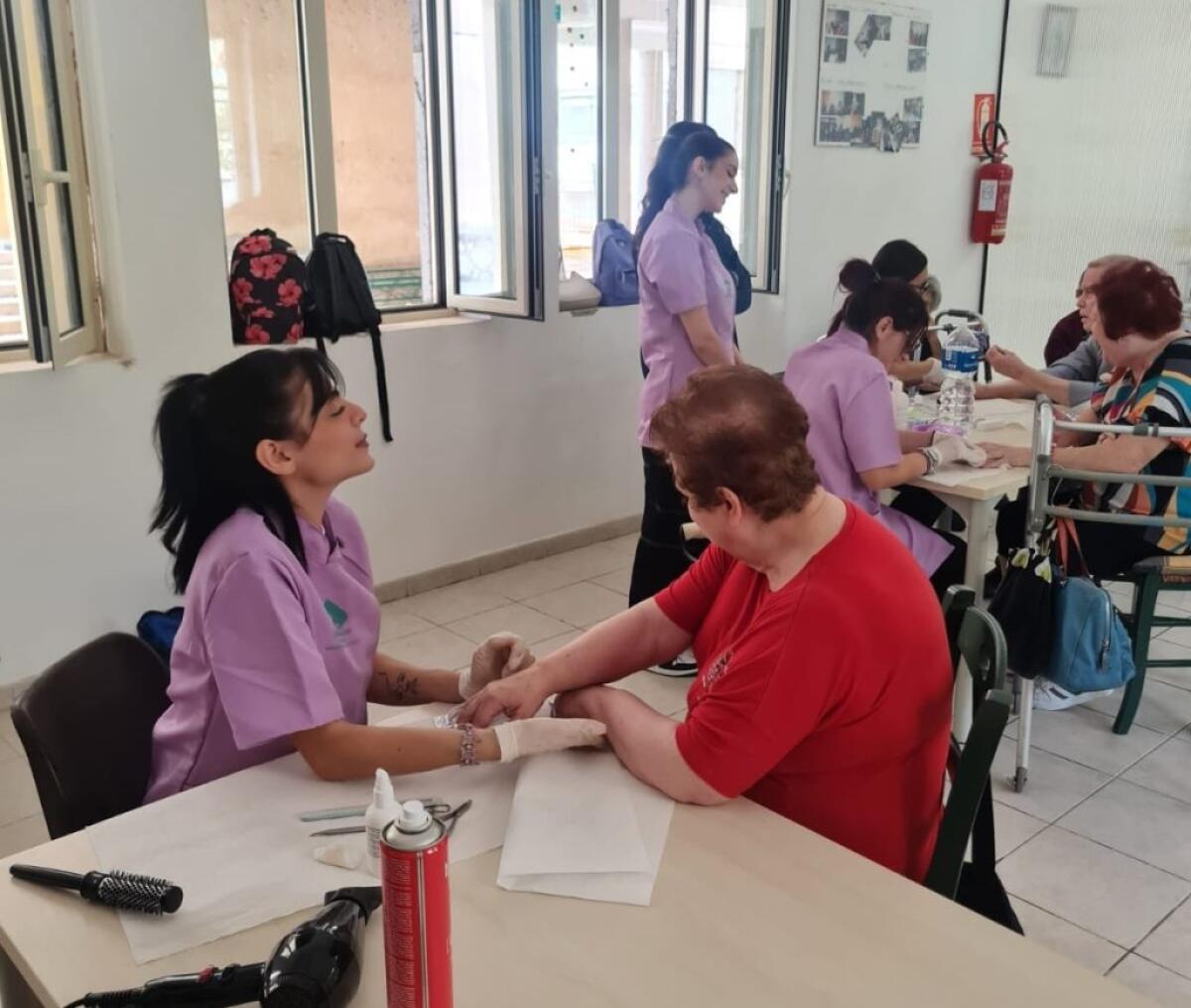 Festa dei nonni all'Ipab "Aldisio", per gli ospiti una giornata speciale - 