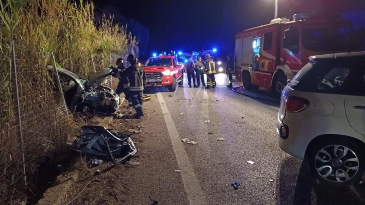 Donna muore in un incidente stradale nel Ragusano, 3 feriti tra cui una bimba - 