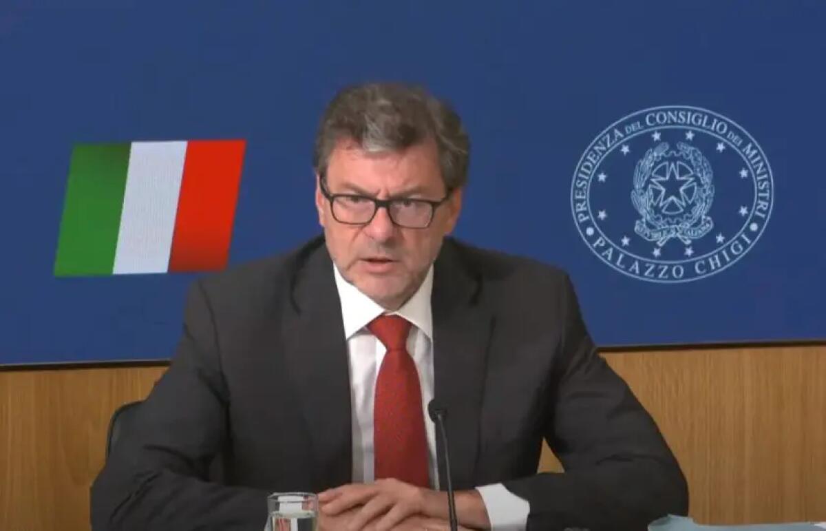 Giorgetti “Debito pubblico nostro punto debole, suonata la sveglia” -