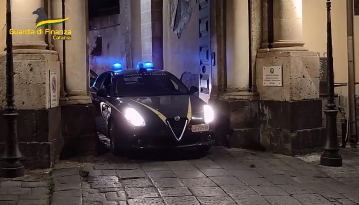Mafia, sequestrati beni per 98 milioni a due imprenditori vicini a un clan catanese - 