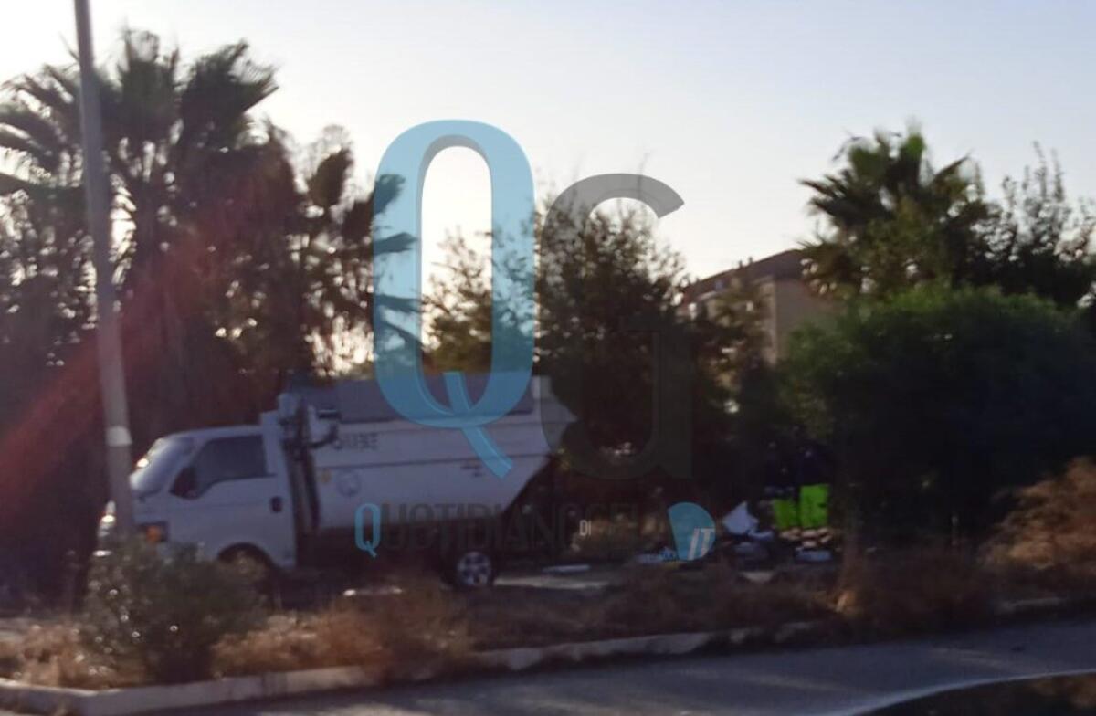 Cittadella, iniziata la pulizia della zona trasformata in bivacco improvvisato - Attività di pulizia