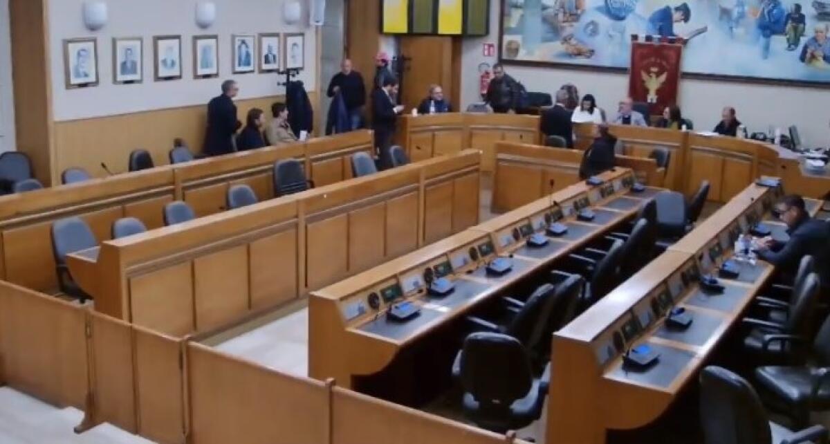 Fragorosa frenata sulle variazioni di bilancio, in aula tante remore e niente numero legale - 