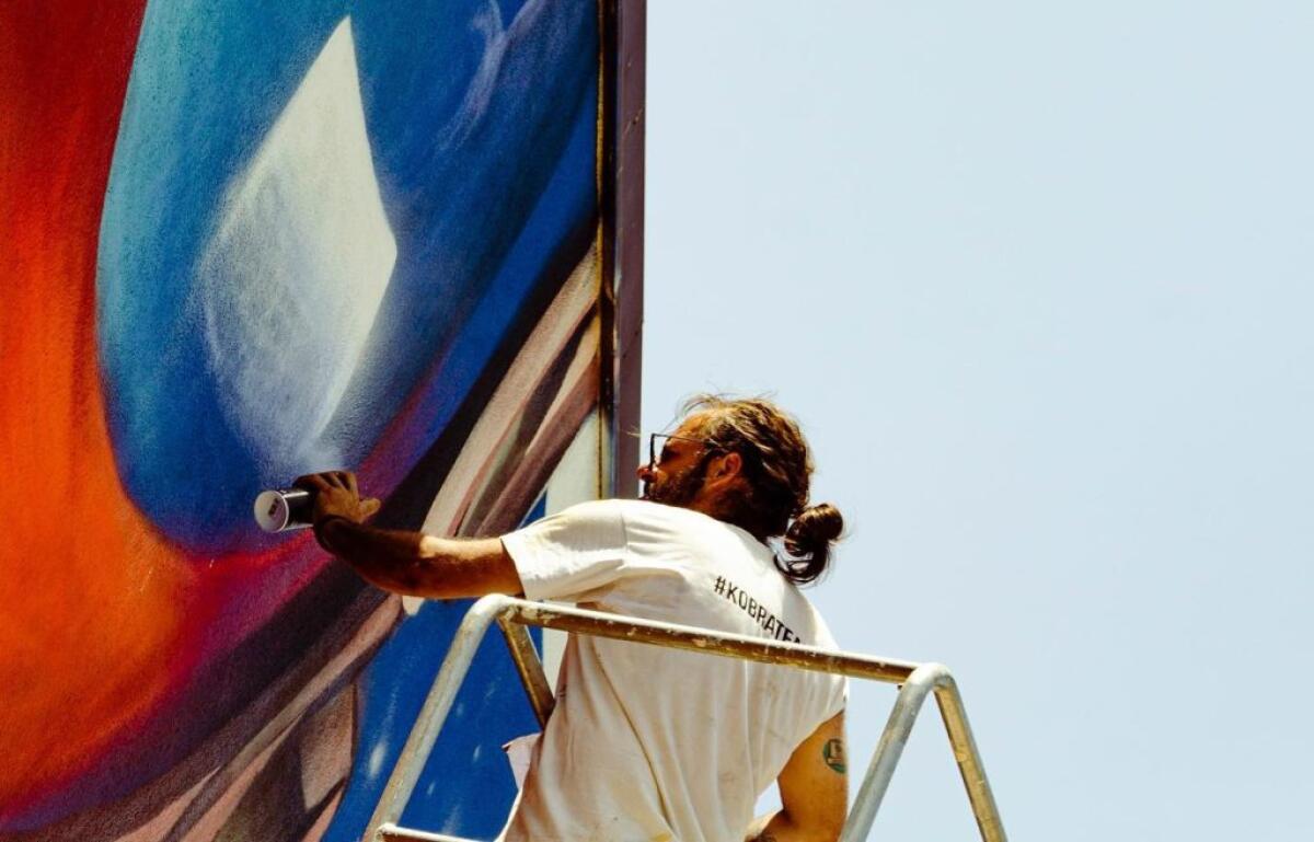 La rinascita del centro storico con la street art, nel fine settimana Mirko "Loste" Cavallatto in via Aliotta - 