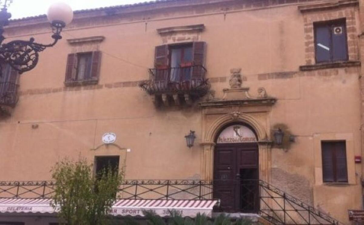 Mazzarino, opposizione: "Illuminazione pubblica carente in diverse zone della città" -