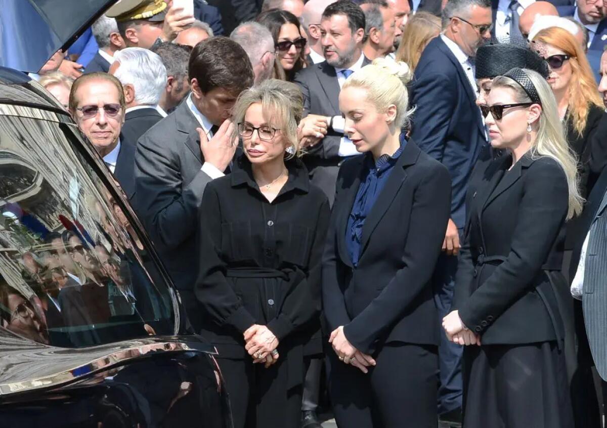 Berlusconi, Fascina “Non ho superato lutto ma tornerò in Parlamento” - 