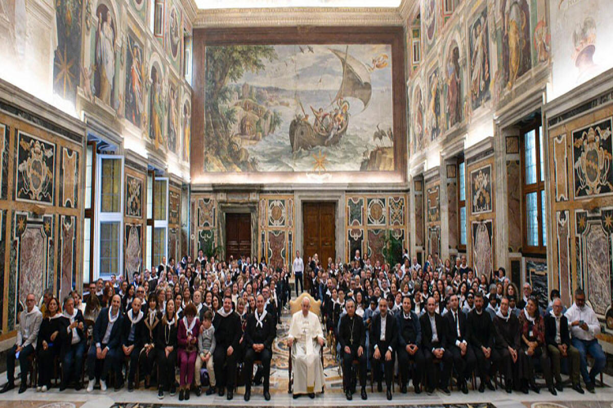 Nel segno della Misericordia: Papa Francesco abbraccia trecento pellegrini gelesi -