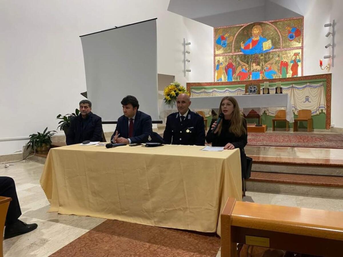 La ‘’Nave della Pace’’ salpa dal carcere di Balate e viene donata ai gelesi - 