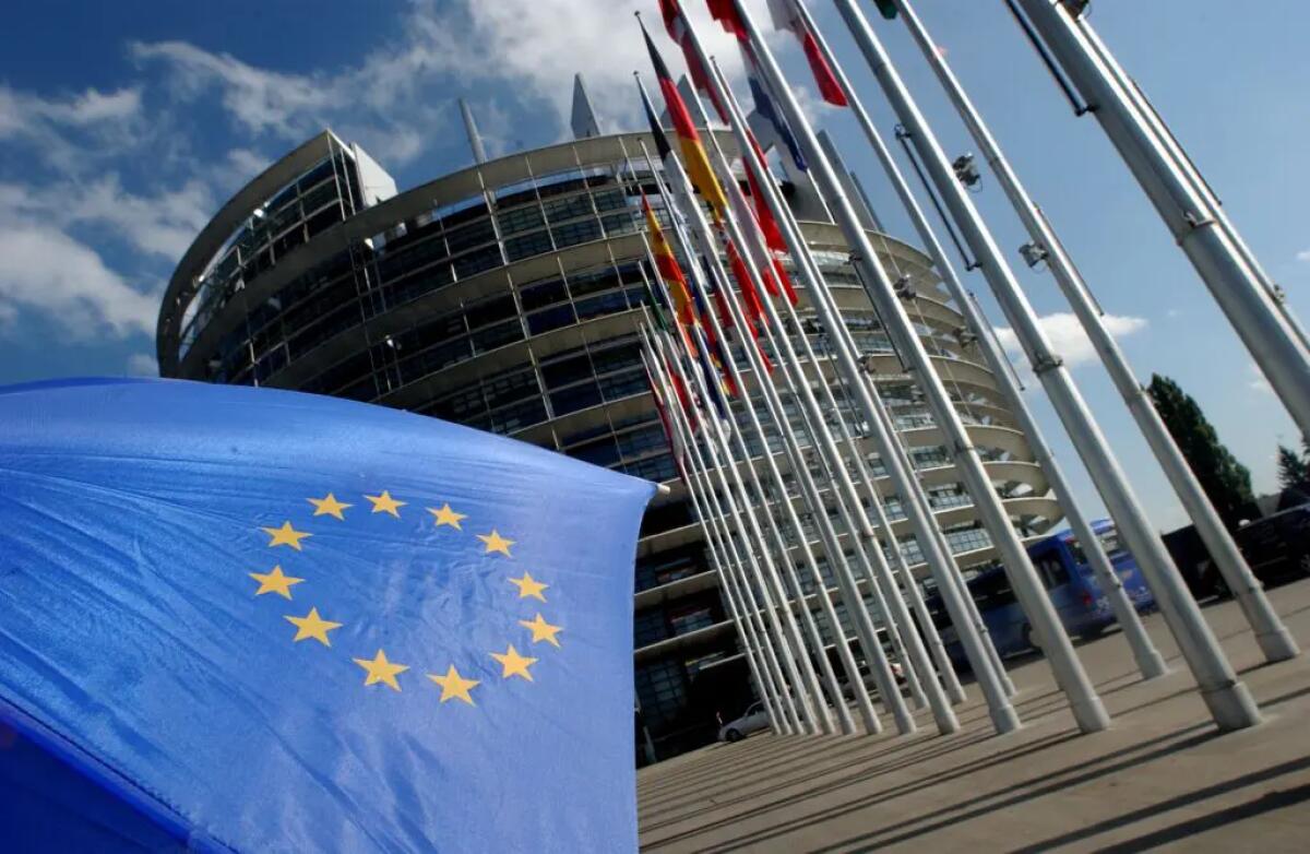 Ue, via libera definitivo del Parlamento al bilancio 2024 da 189.4 mld - 