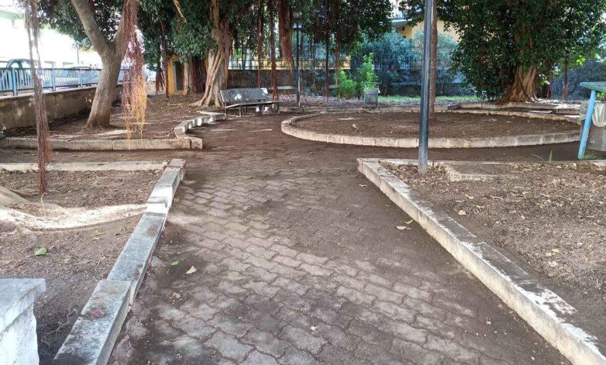 Decoro ritorna nelle villette pubbliche, a Caposoprano diversi interventi di pulizia - La villetta di via Morselli