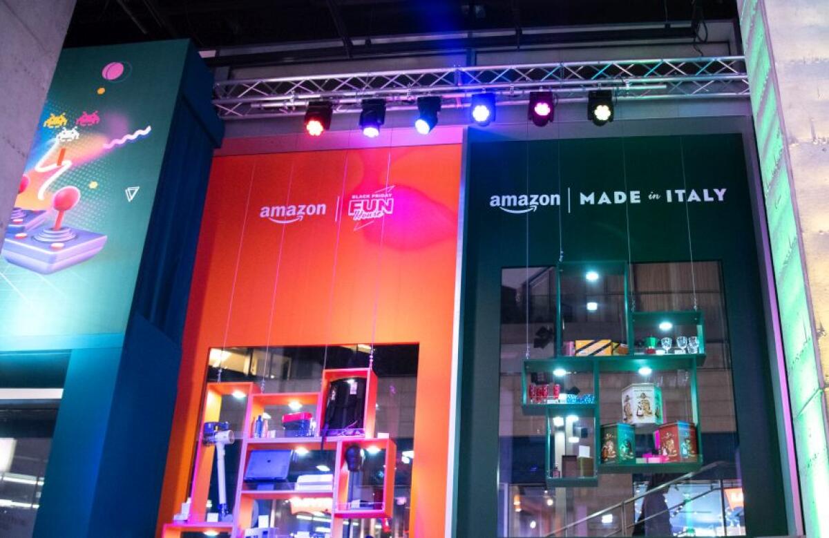 Black Friday, apre a Milano la “Fun House” di Amazon - 