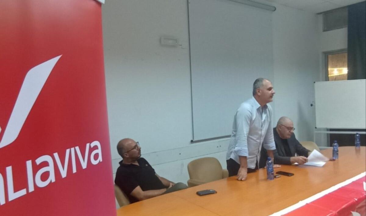 Renziani "contesi" dai due blocchi, puntano sul tavolo di centro: le scelte arriveranno dopo - 