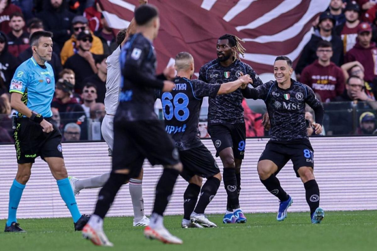 Il Napoli ritrova la vittoria, battuta la Salernitana 2-0 - 