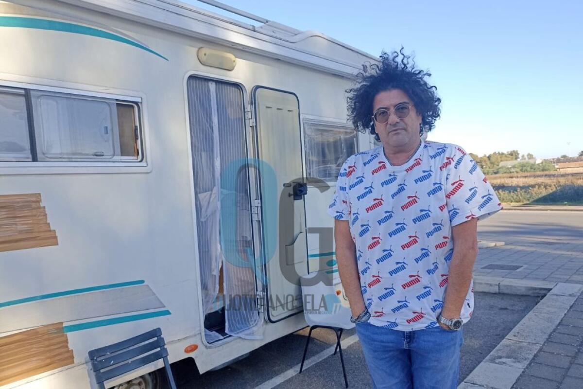 Protesta da oltre un mese, in camper e in sciopero della fame: Missuto, "non mi fermo" - L'imprenditore Emilio Missuto