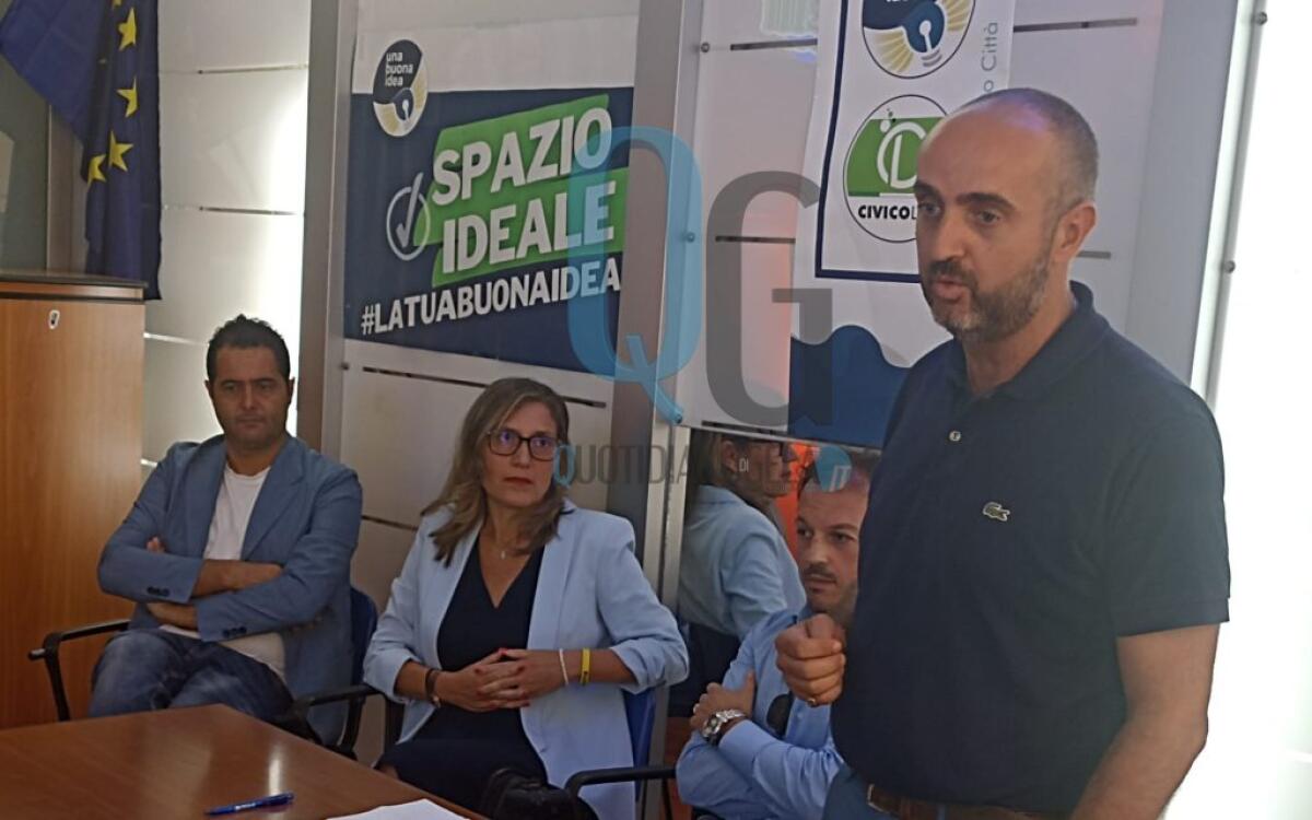 "Con Pd e M5s si può andare avanti, nel progetto anche Siragusa", Favitta: "Prioritari i temi" - Favitta e alcuni dirigenti civici