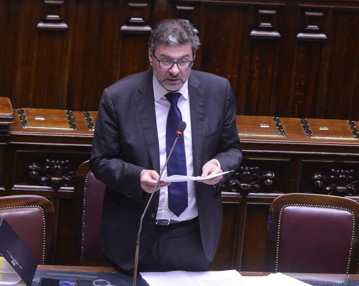 Giorgetti “Se l’Italia non tiene il debito sotto controllo non ce la fa” - 