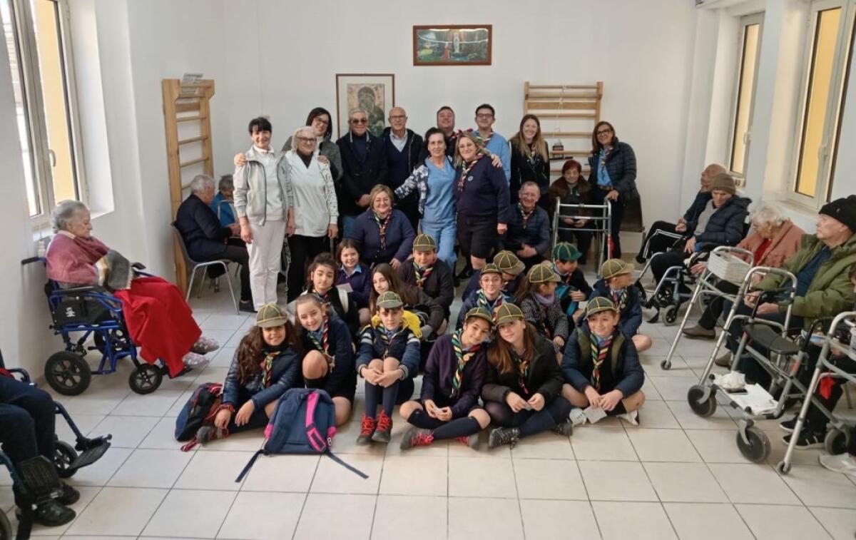 Gli scout hanno incontrato gli ospiti dell'Ipab "Aldisio", canti e racconti del Natale - 