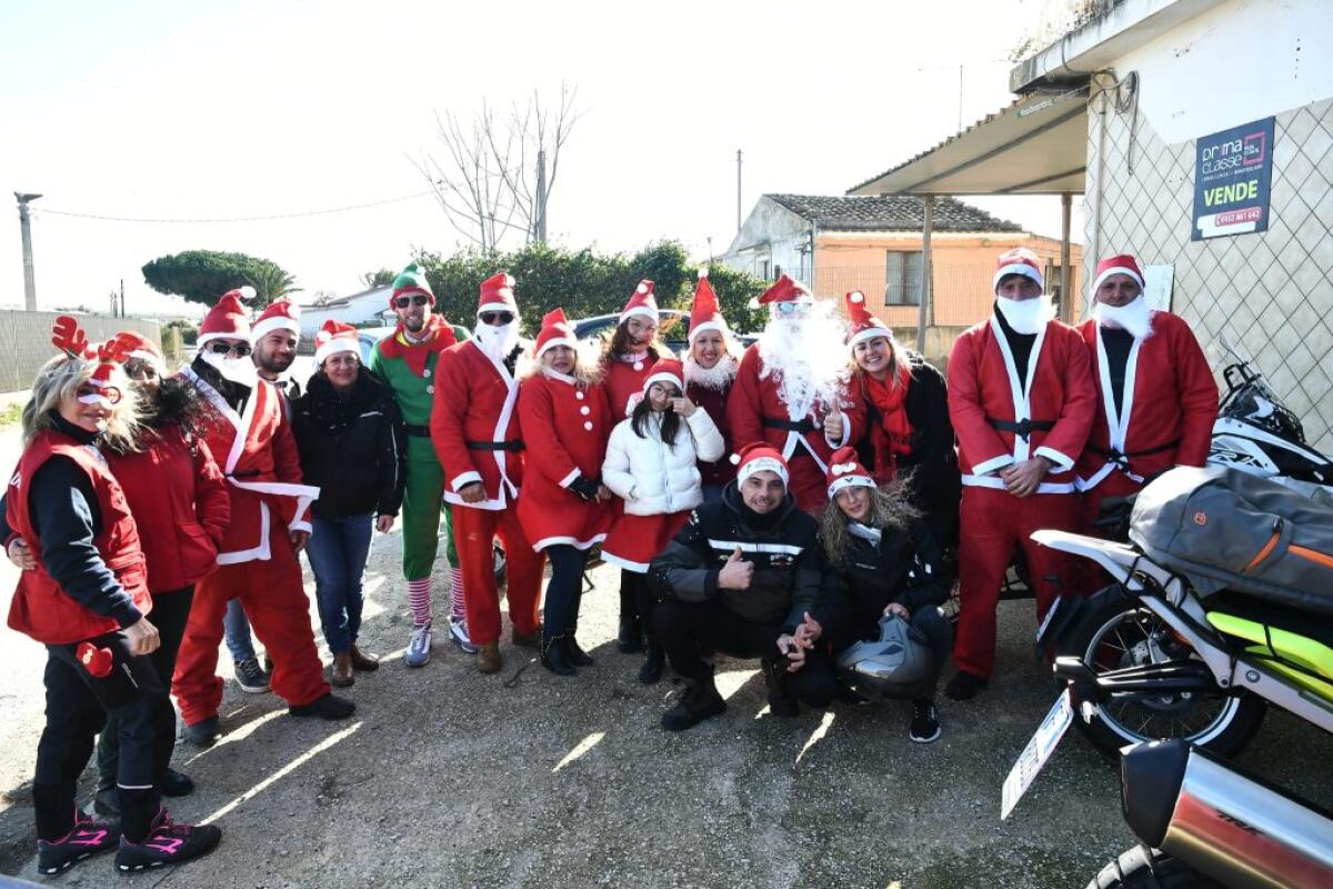 Cisom e motociclisti festeggiano il Natale con i bambini della Caritas - 
